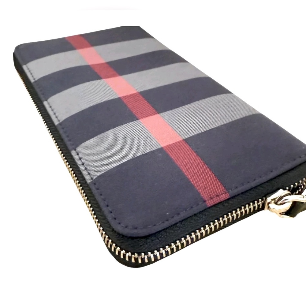 NEW $630 Burberry midnight blue and Red nova Check Wallet - Picture 3 of 9